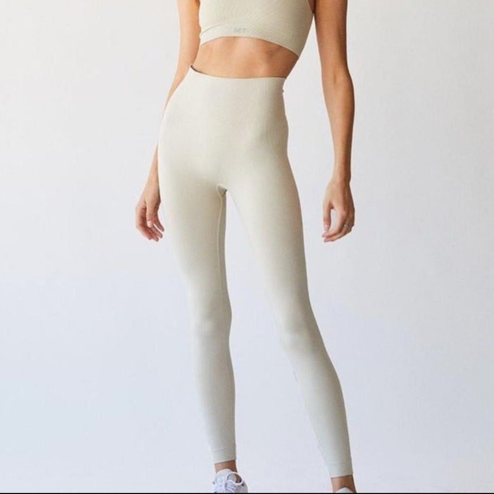 SETactive sculpflex leggings size small!🤍